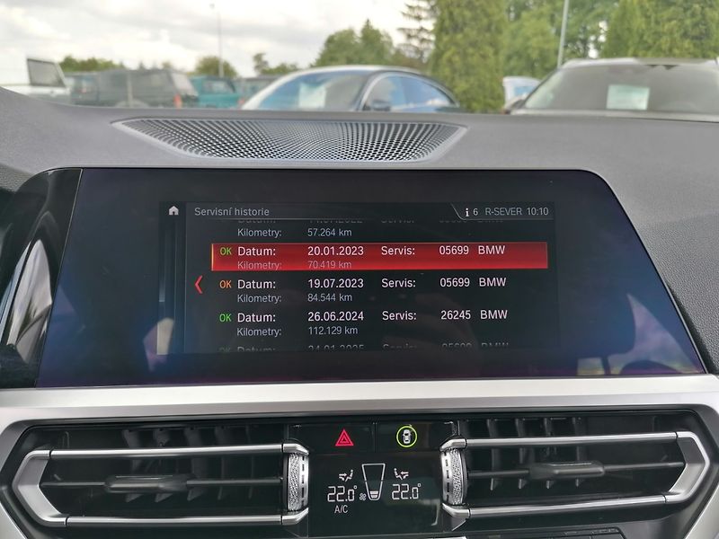BMW Řada 3 (2020) 2.0 318D  A/T,Kůže,Ambient. - fotka 18 z 31
