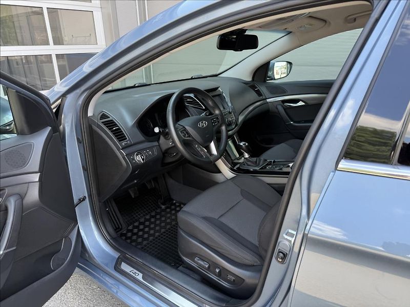 Hyundai i40 1,7 CRDi  WG Success Navi - fotka 8 z 27