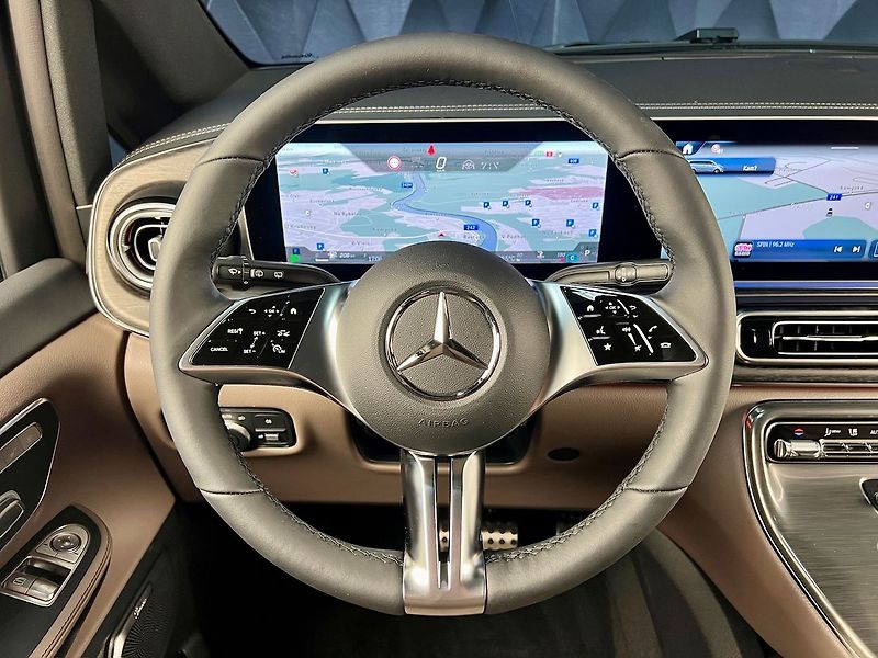 Mercedes-Benz Třídy V 300d 4MATIC AMG EXCLUSIVE XL - fotka 13 z 34