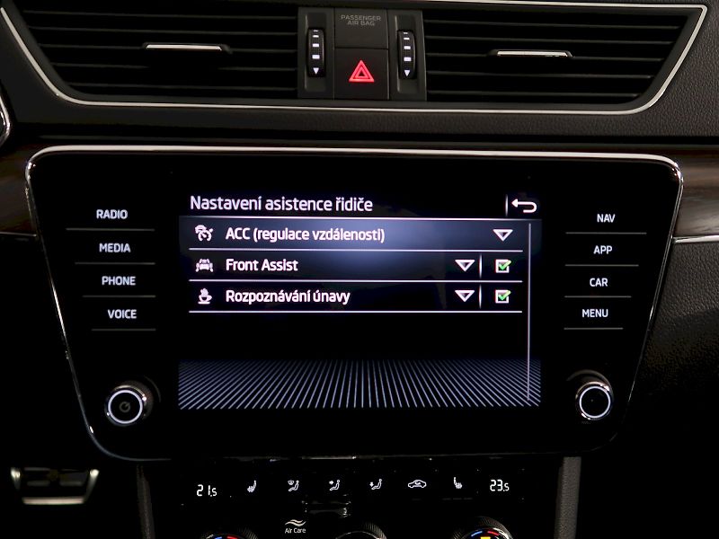 Škoda Superb (2021) SCOUT 2.0TDI 147KW DSG 4x4 - fotka 28 z 39