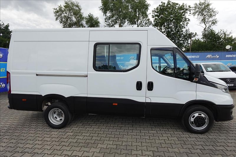Iveco Daily 2,3 HPT  35C14 7MÍST L2H2 KLIM - fotka 6 z 29