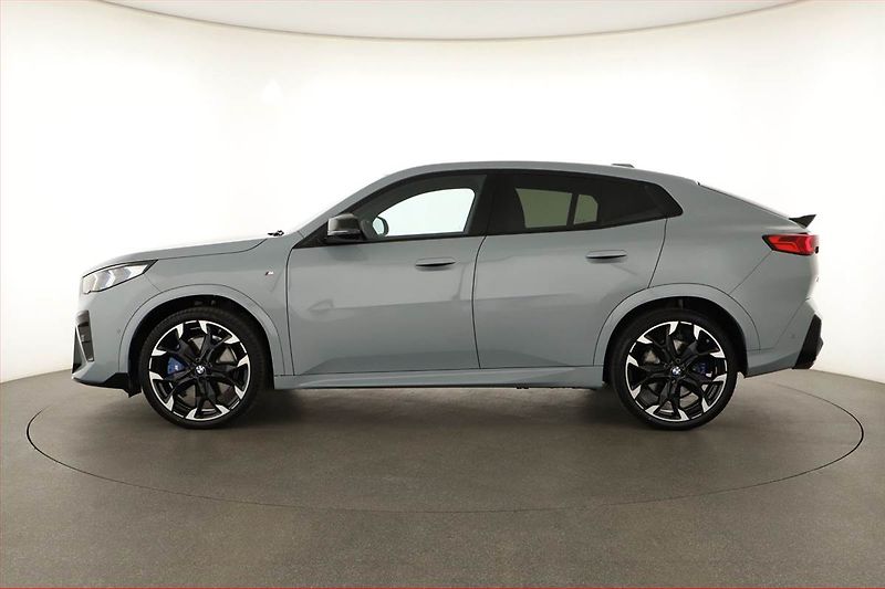 BMW X2 (2025) M35i - fotka 3 z 24