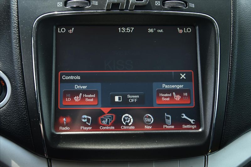 Fiat Freemont 2.0 MJT 125kW 4x4 7-MÍST ČR - fotka 25 z 31