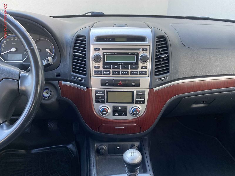 Hyundai Santa Fe (2007) 2.2CRDi 4x4, ČR, AC. STK4/28 - fotka 12 z 16