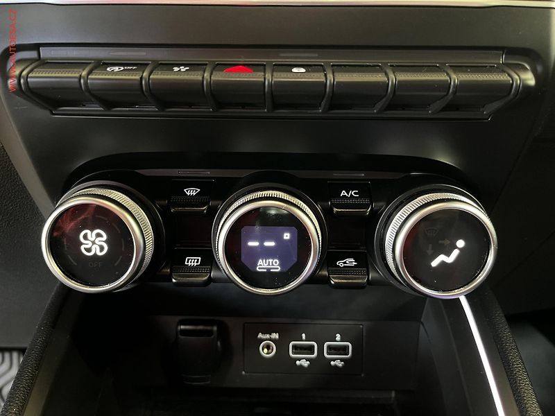Renault Clio (2022) 1.0 TCe, 1.maj,ČR, Intense - fotka 14 z 15