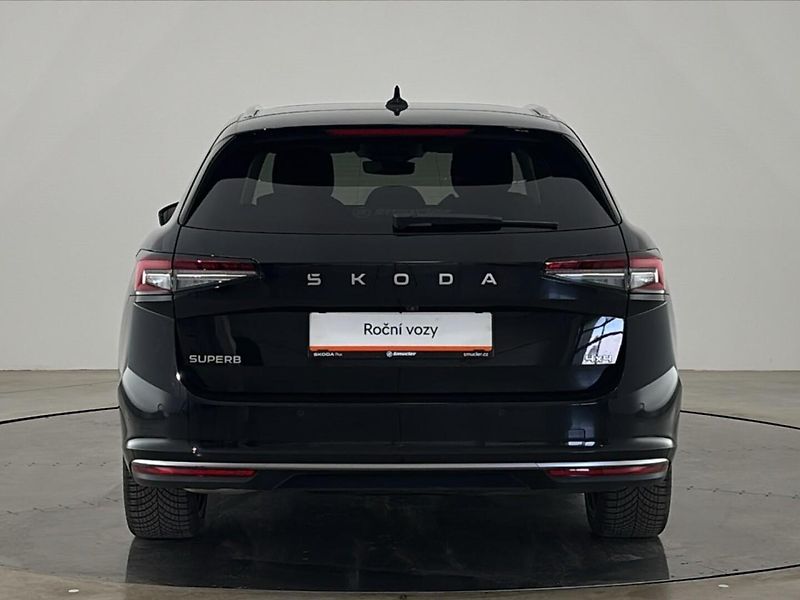 Škoda Superb Laurin & Klement 4x4 DSG - fotka 17 z 31