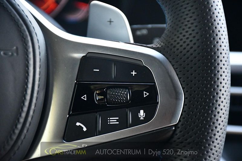 BMW Řada 3 320d xDrive M-SPORT  - fotka 31 z 56