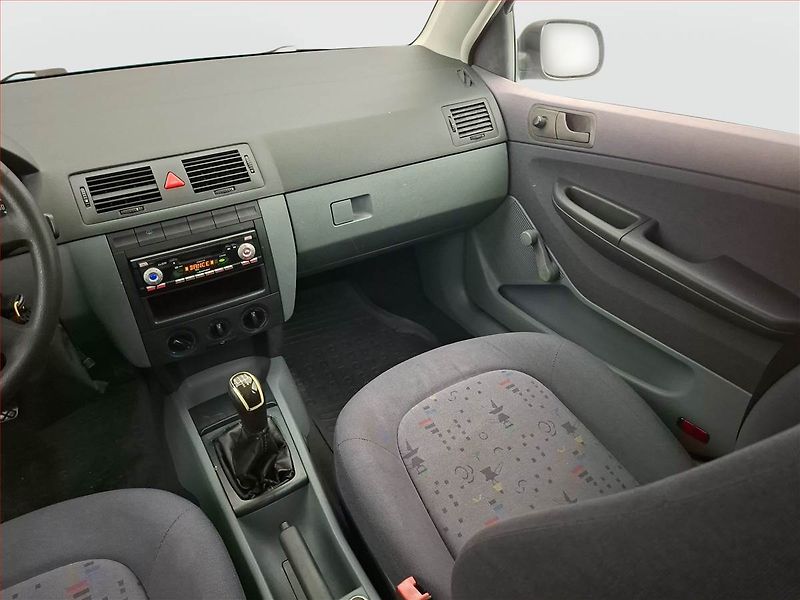 Škoda Fabia (2002) 1.2, nová STK, servisované - fotka 8 z 13