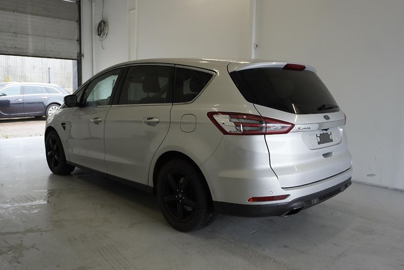Ford S-MAX 2.0 TDCi TITANIUM 4X4 7 MÍST - fotka 8 z 32
