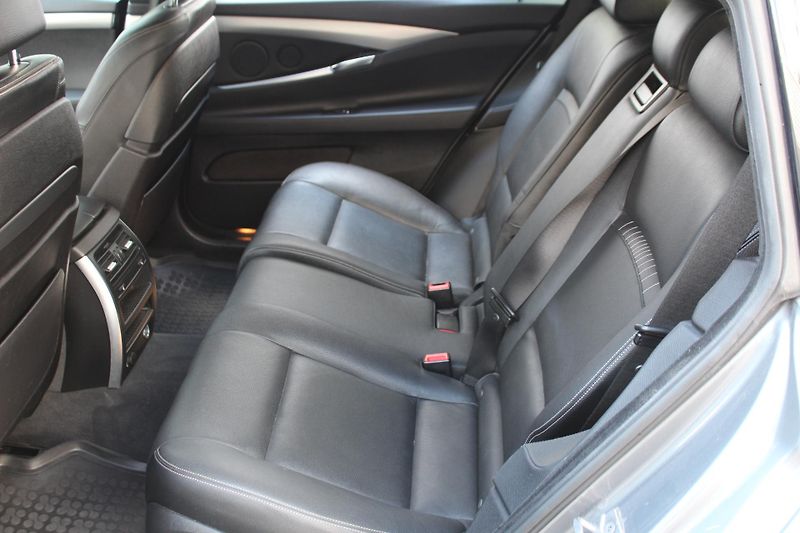BMW Řada 5 530d xDrive Gran Turismo - fotka 16 z 21
