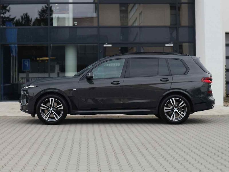 BMW X7 - fotka 3 z 10
