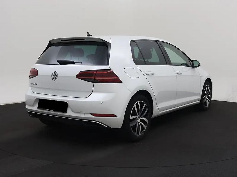 Volkswagen e-Golf 100kW ACC Tepelko Virtual 1Maj - fotka 2 z 11