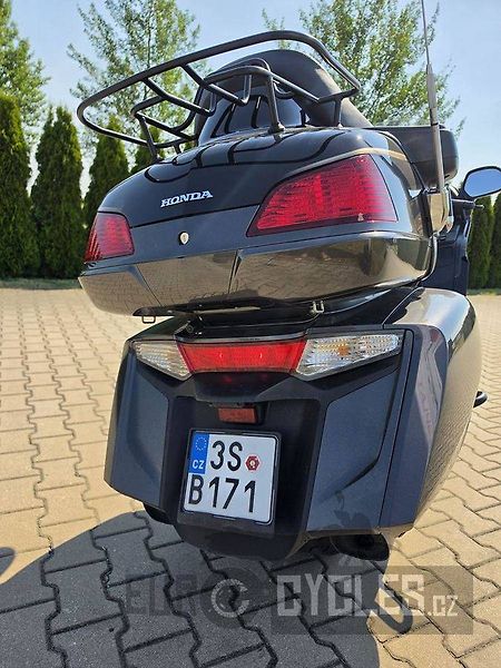 Honda GL 1800 Gold Wing ABS (2016) - fotka 7 z 23