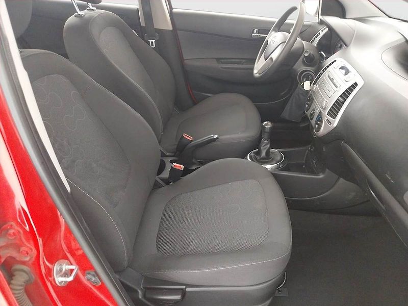 Hyundai i20 (2012) 1.2, ČR,1.maj - fotka 9 z 15