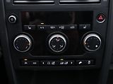 Land Rover Discovery 2,0 L TD4 110kW 4WD limatizace - náhled 22