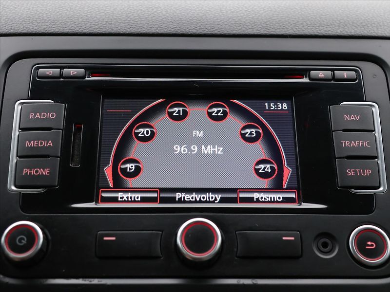 Seat Alhambra 2,0 TDI 125kW DSG Style DPH - fotka 23 z 33