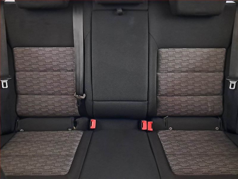 Škoda Octavia (2011) Ambiente 1.6 TDI, nová STK - fotka 10 z 16
