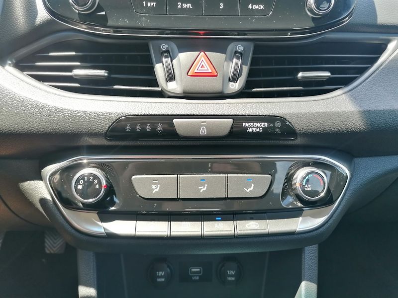 Hyundai i30 (2022) 1.0 T-GDi 88kw ČR, DPH - fotka 11 z 19