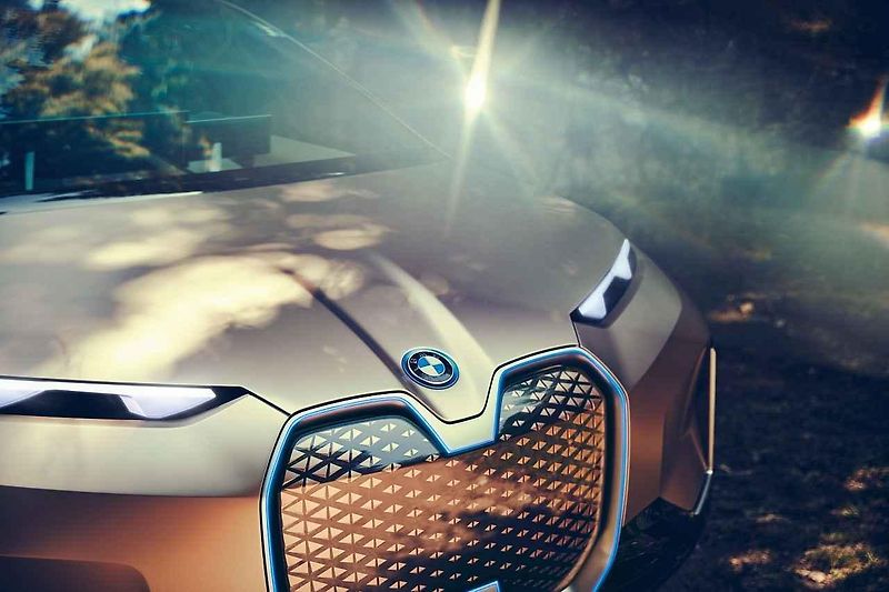 Příklady tvarů ledvinek vozů BMW