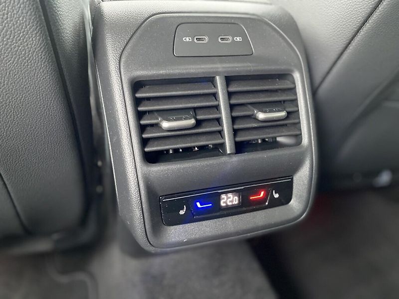 Škoda Superb 2,0 TDI 110 kW L&K DSG - fotka 26 z 30