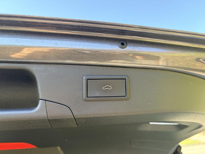 Škoda Superb SELECTION 2.0TDI 110KW DSG LED - fotka 61 z 68