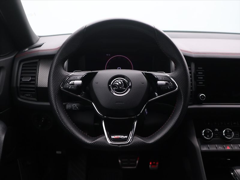 Škoda Kodiaq 2,0 TSI RS 180kW DSG 4x4 DPH - fotka 15 z 32
