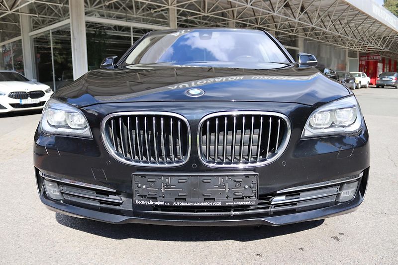 BMW Řada 7 730D XDRIVE F01 190kW - fotka 3 z 48