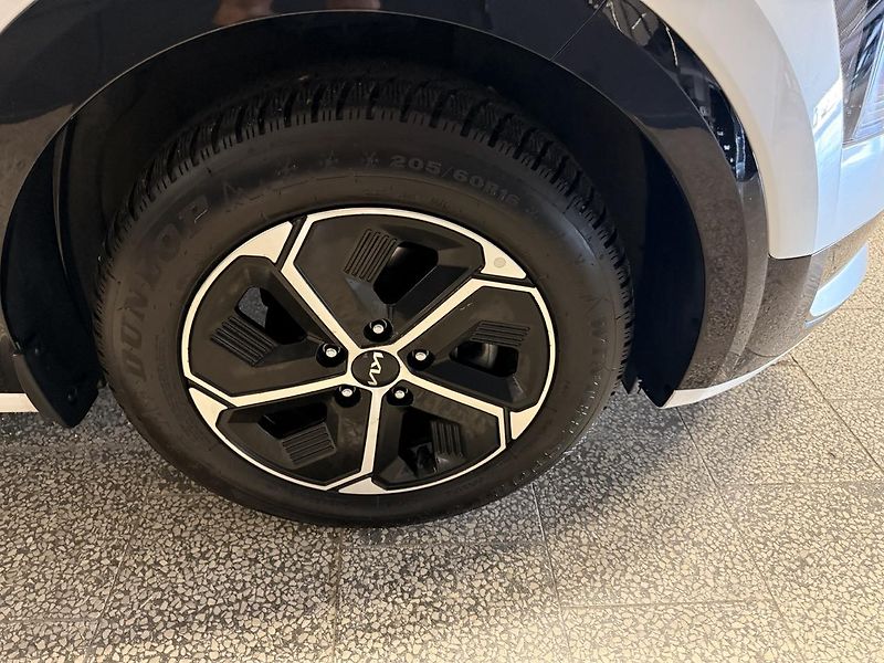 Kia Niro (2023) 1.6 GDI,HEV,ČR,ZÁRUKA 2030 - fotka 30 z 32