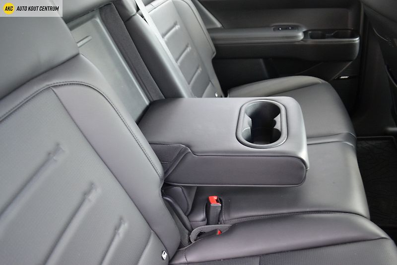 Hyundai Santa Fe 1.6T-GDI HEV 4WD CALLIGRAPHY 7 - fotka 23 z 95