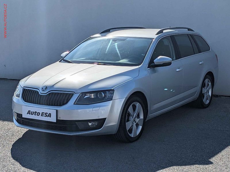 Škoda Octavia (2013) 1.6TDi, ČR, Elegance, bixen - fotka 3 z 15