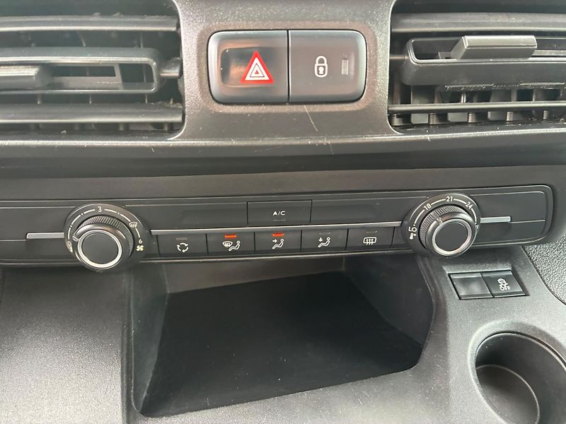 Peugeot Partner (2020) 1.5HDi, 96KW,VYHŘ. SEDADLA,DPH - fotka 18 z 26