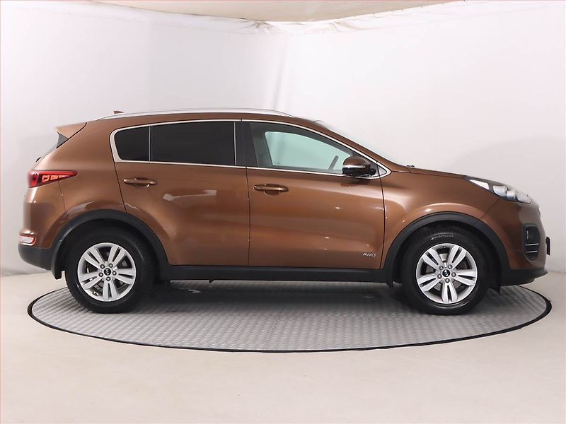 Kia Sportage (2016) 2.0 CRDi, 4X4, Automat - fotka 6 z 20