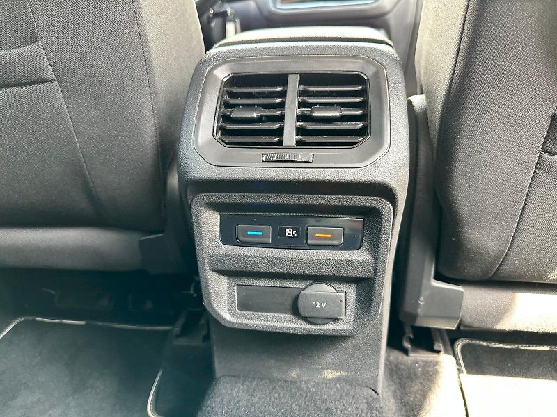 Volkswagen Tiguan (2020) ALLSPACE 2.0 TDI SCR 140 kW 4M - fotka 21 z 25