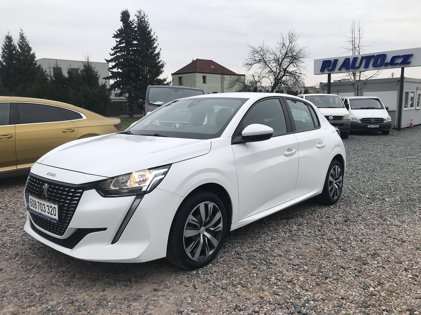Peugeot 208 1.5 HDI 75 KW,1.MAJ,ČR,DPH...