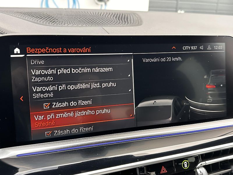 BMW X5 xDrive30d M-Sport - fotka 19 z 27