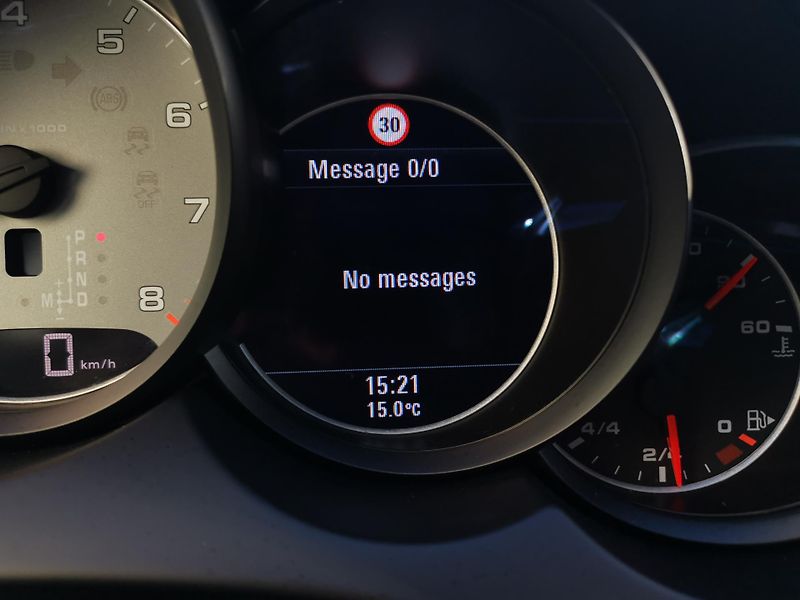 Porsche Cayenne (2015) S LED PANO BT 1MAJITEL SERVIS  - fotka 16 z 24