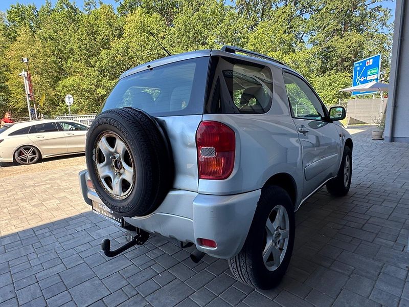 Toyota RAV4 (2003) 2.0 D-4D 4WD - fotka 5 z 27