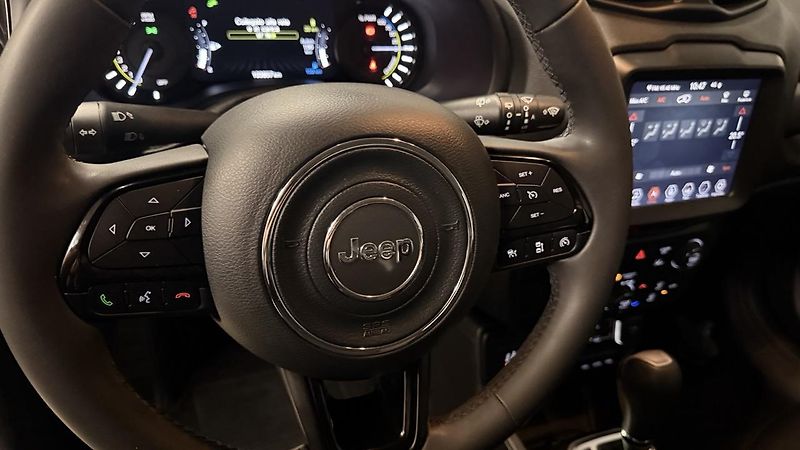 Jeep Renegade (2022) T4 4X4, PHEV,5REZERVOVÁNO - fotka 22 z 34
