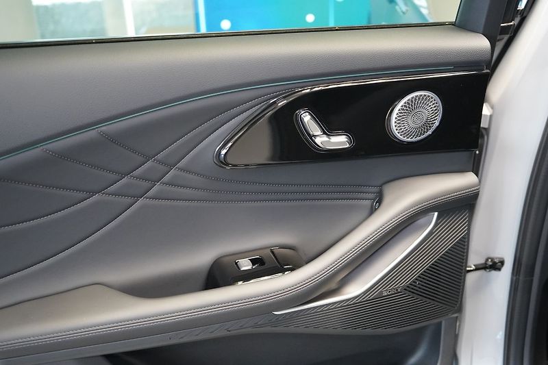 Omoda Ostatní 1,5 TGDI PHEV 3DHT AWD PREMIUM - fotka 15 z 45