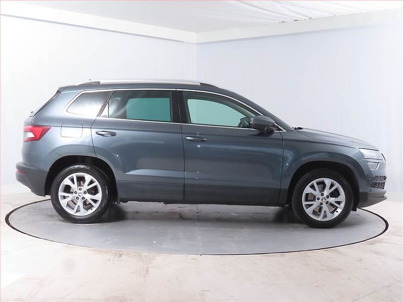 Škoda Karoq (2018) Style 1.6 TDI, Automat, Kůže - fotka 6 z 13