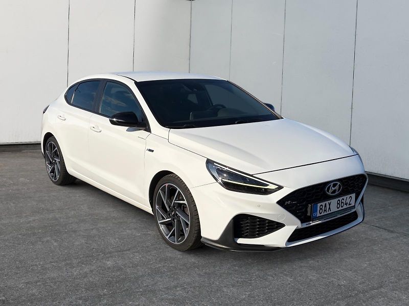 Hyundai i30 (2021) N LINE 1.5T-GDI 118kW CZ DPH - fotka 3 z 11