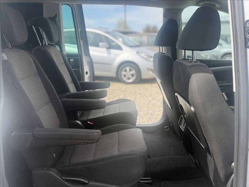 Volkswagen Sharan 2,0 TDI HIGHLINE WEBASTO 125kW - fotka 18 z 21
