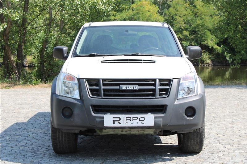 Isuzu D-Max 3.0 TD / 4x4 / 120kW / Tažné - fotka 8 z 36