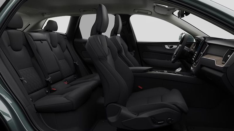 Volvo XC60 (2026) B5 AWD AUT BRIGHT PLUS  - fotka 4 z 11