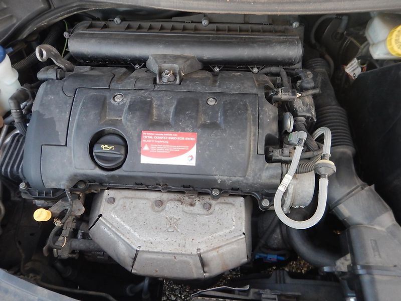 Peugeot 207 1.4 i 70 kw - fotka 12 z 13