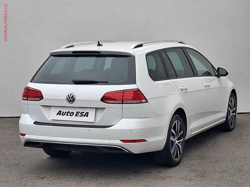 Volkswagen Golf (2018) 2.0 TDi, Join, LED, navi - fotka 4 z 18