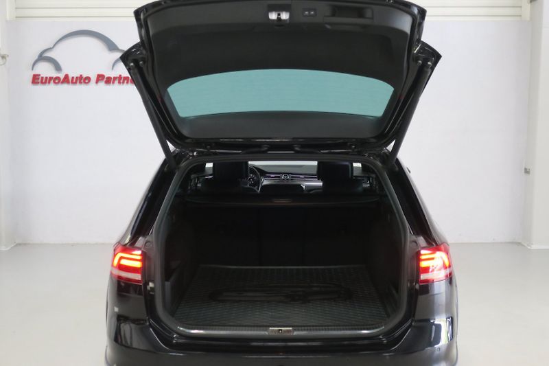 Volkswagen Passat Variant (2017) 2.0 TDI 176kW 4M. DSG Alltrack - fotka 44 z 50