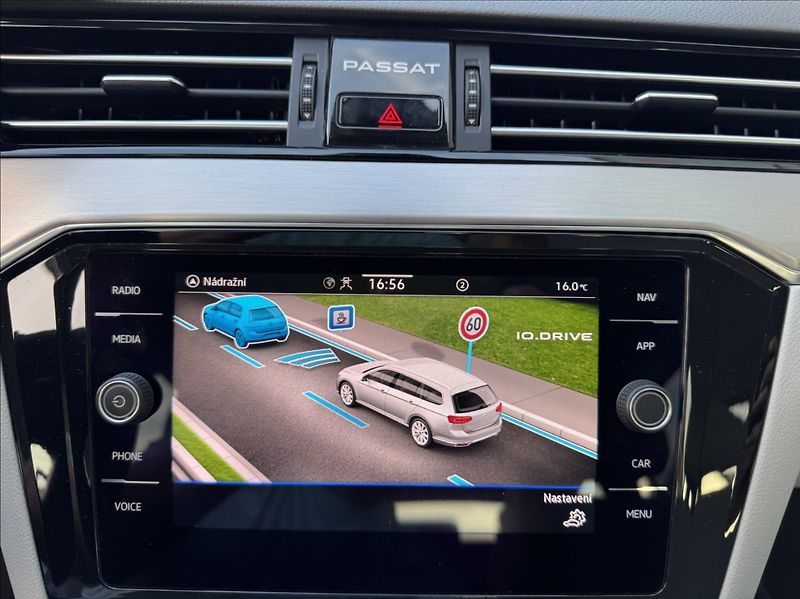 Volkswagen Passat 2,0 TDI DSG ELEGANCE 1.maj. ČR - fotka 43 z 50