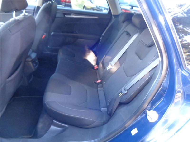 Ford Mondeo 2,0 - fotka 13 z 16