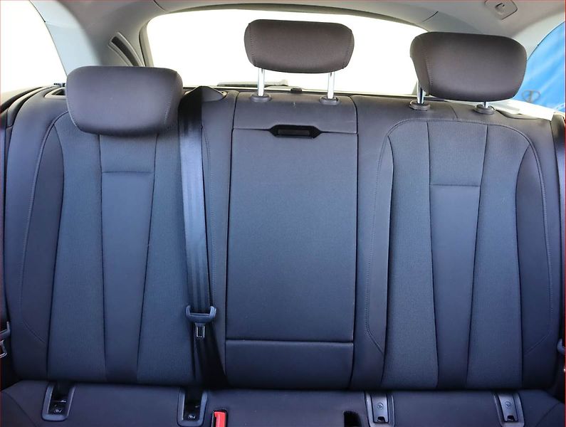 Audi A4 (2018) S-Line 2.0 TDI, Automat, Navi - fotka 10 z 22